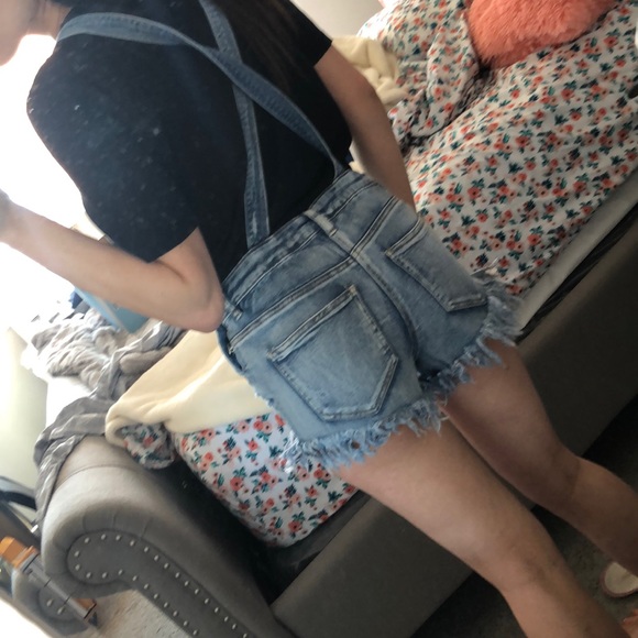 Overall shorts - Picture 7 of 7